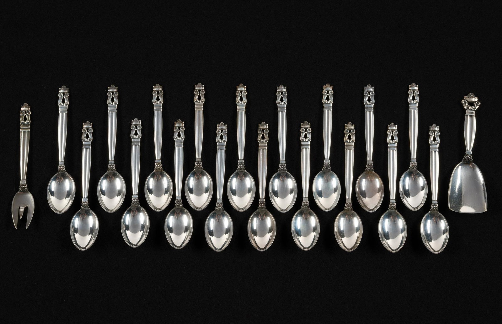 20 Pieces Georg Jensen Acorn Sterling Silver (1 of 3)