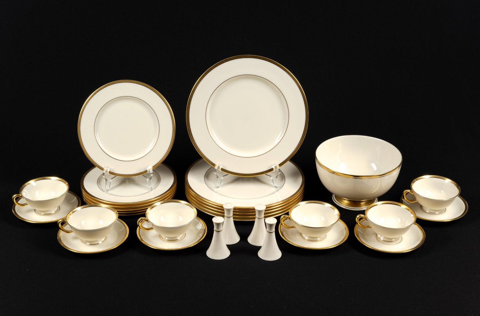 Lenox Tuxedo Pattern Dinner Service (1 of 6)