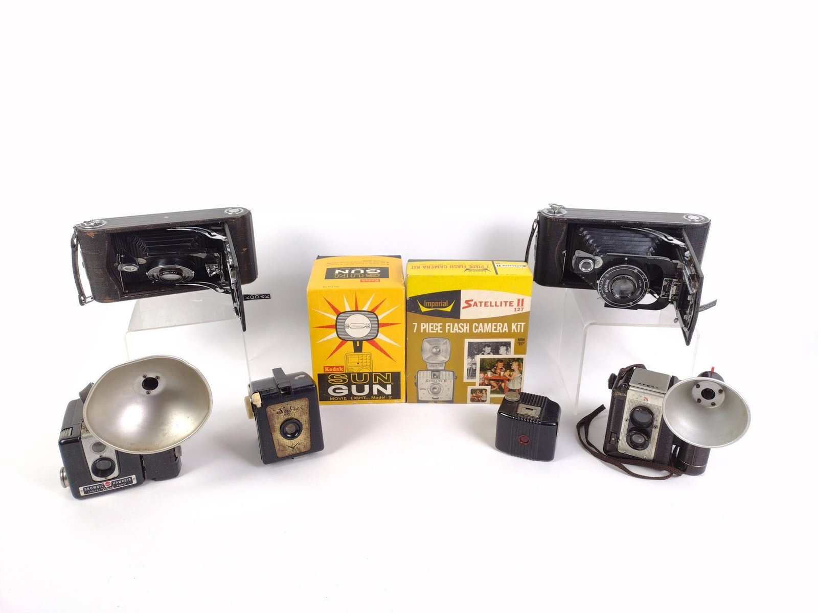 8 Vintage & Antique Cameras (1 of 9)