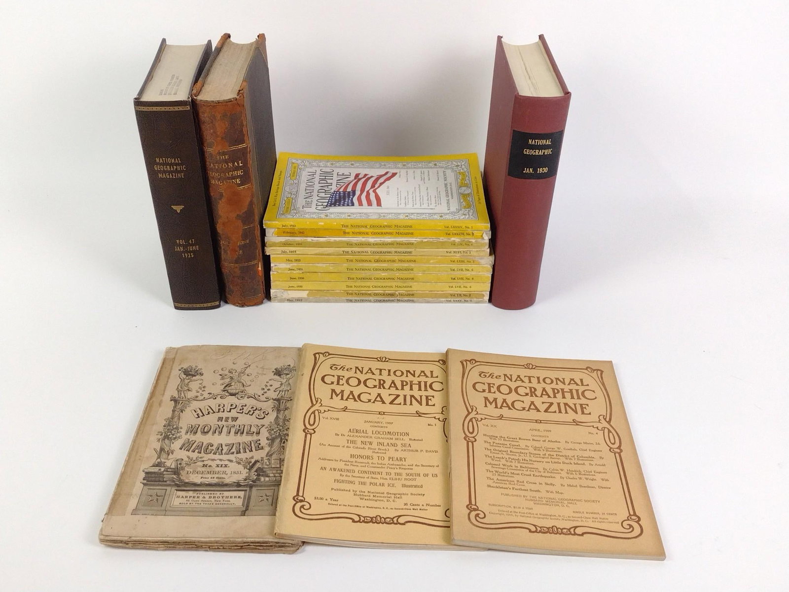 Vintage & Antique National Geographic Magazines (1 of 3)