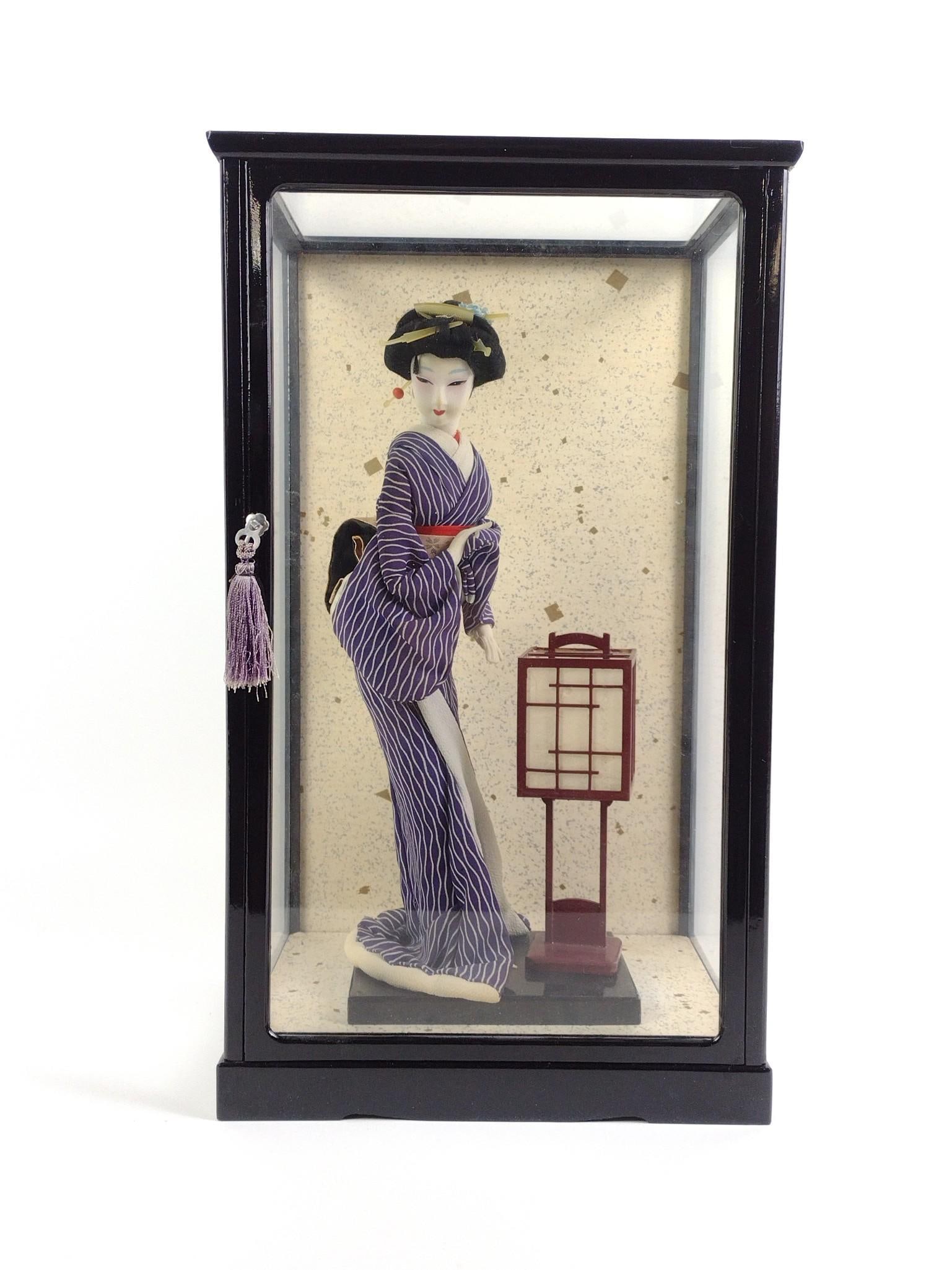 Vintage Japanese Geisha Doll In Glass Display Case: Case measures 10-3/4" x 18". 