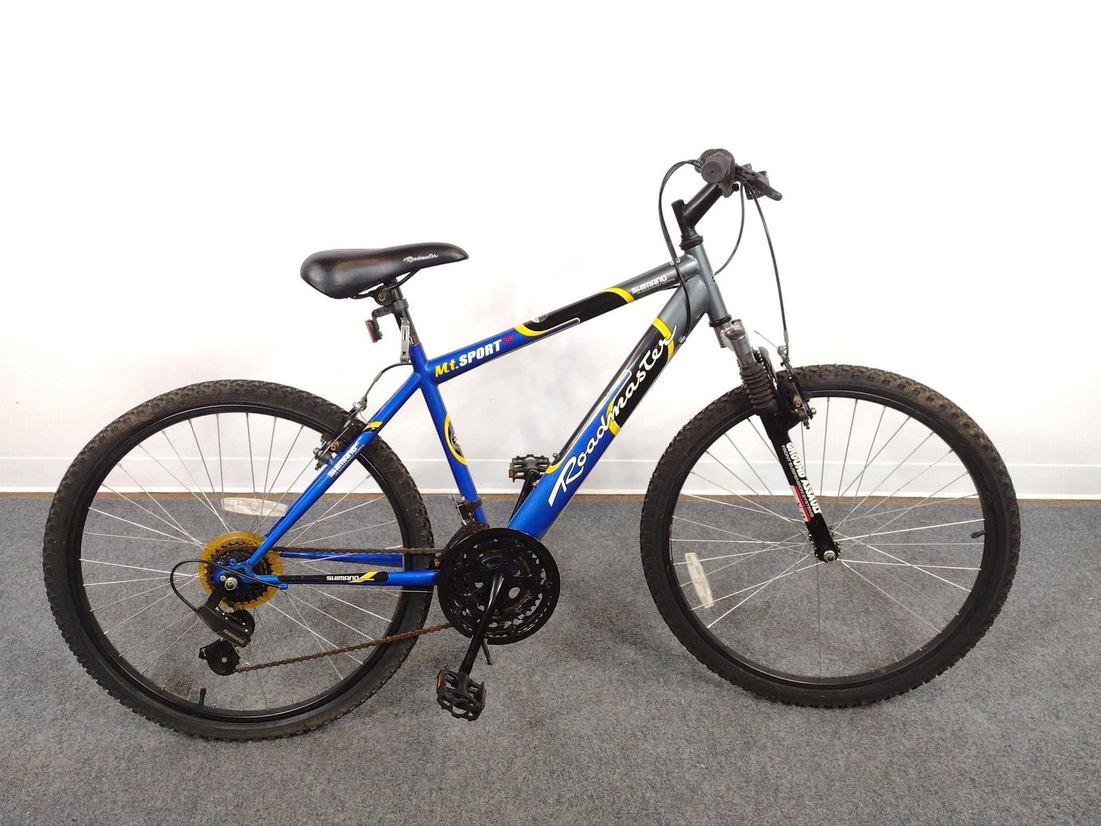Roadmaster Mt. Sport SX Bike: 26" wheels, 18 Speed. 34" ride height. Rear tire needs a new tube. Has some rust 