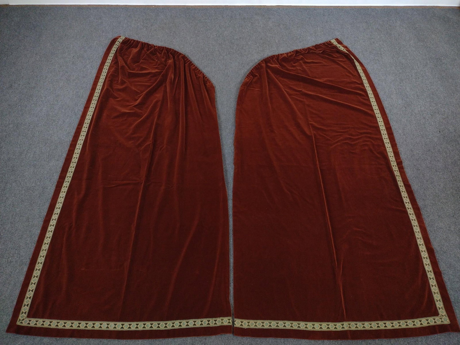 2 Vintage Velvet Blackout Curtains (1 of 3)
