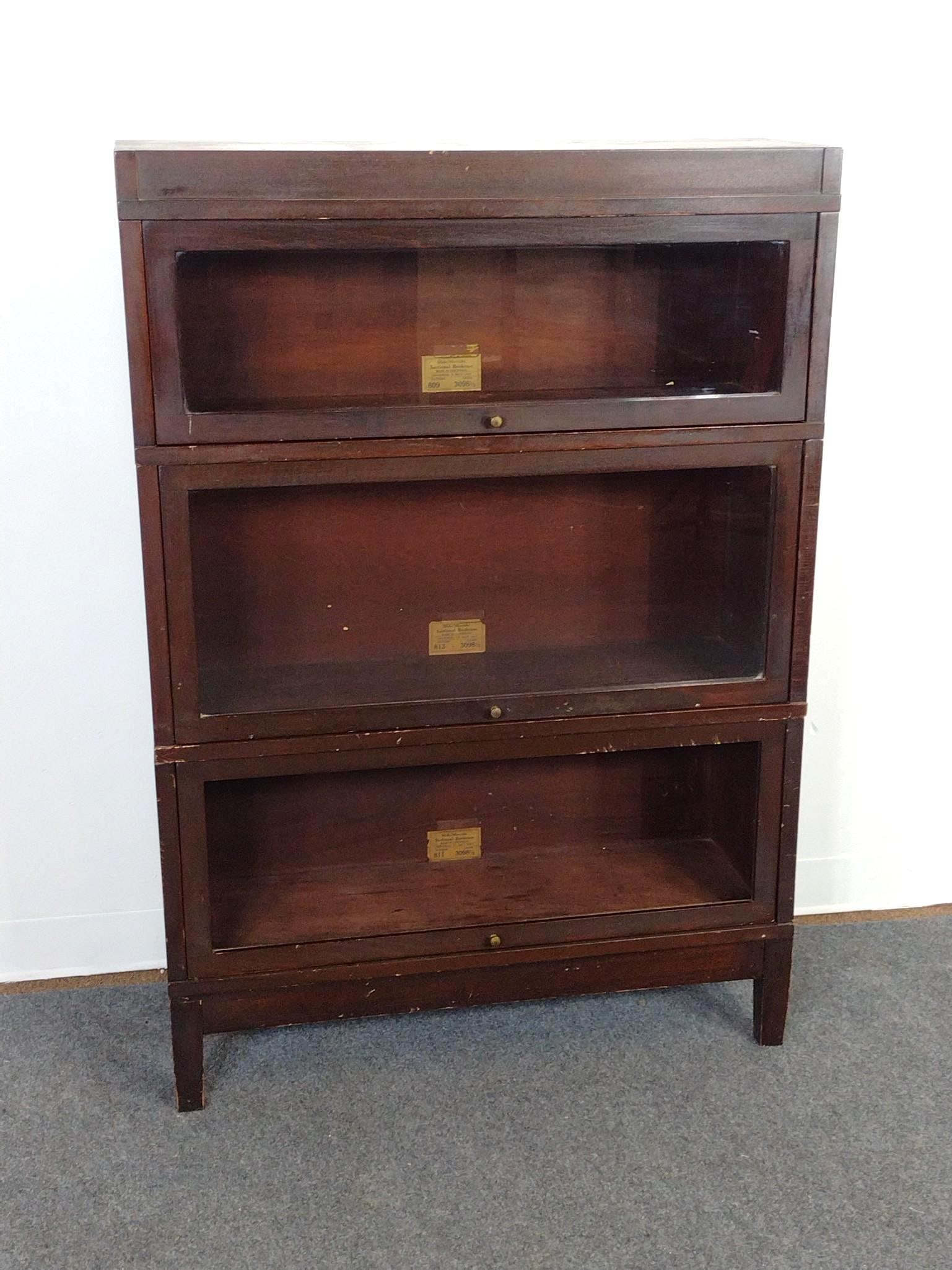 Globe-Wernicke Barrister Bookcase (1 of 5)