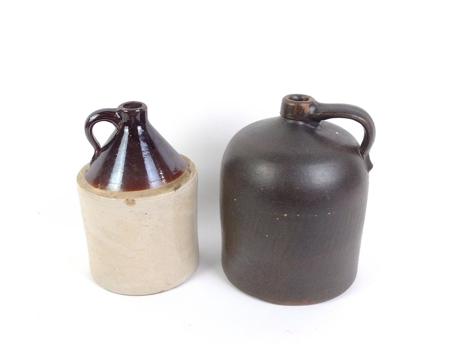 2 Stoneware Jugs (1 of 4)