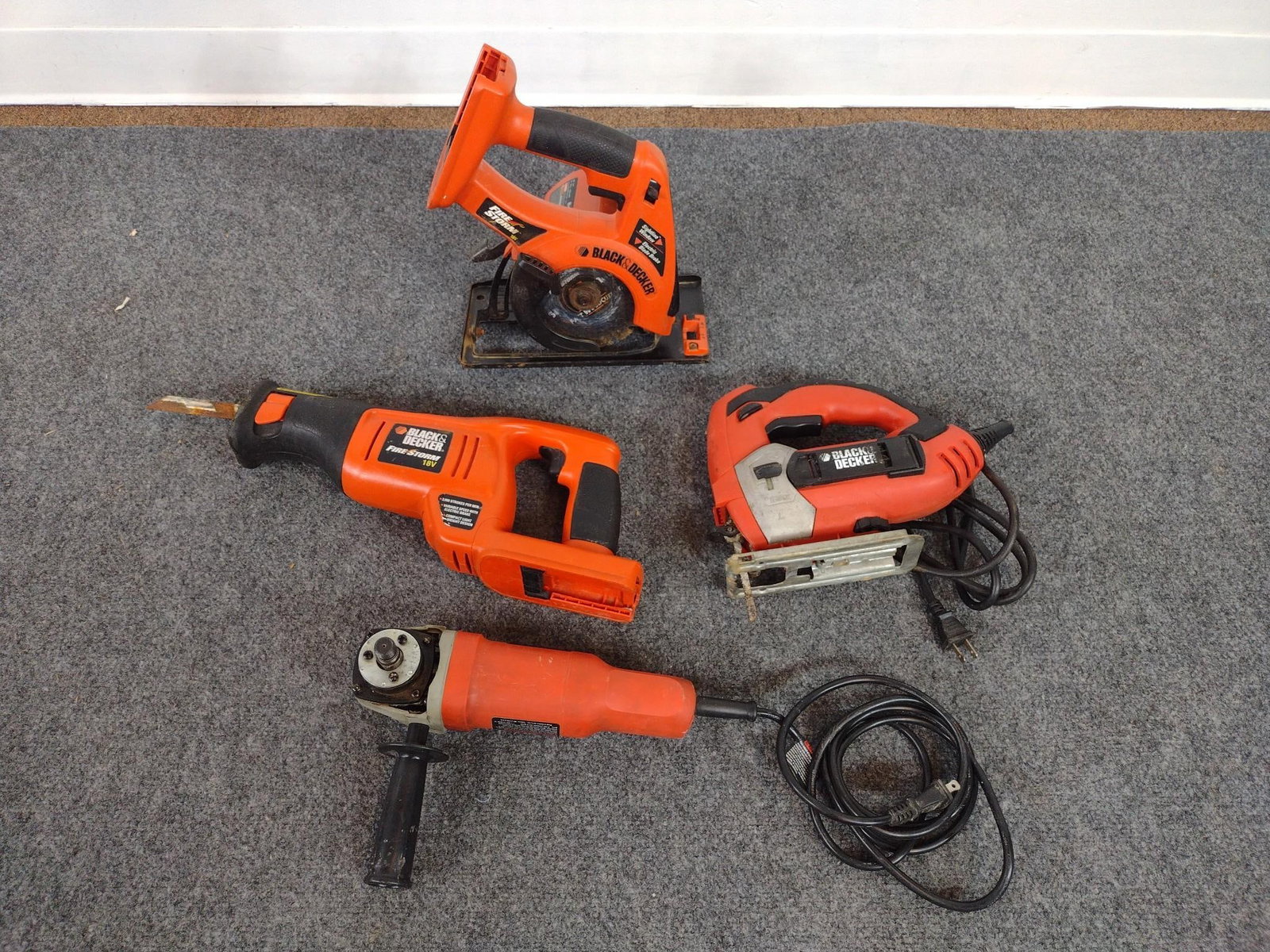 2 Cordless & 2 Corded Black & Decker Power Tools (1 of 5)