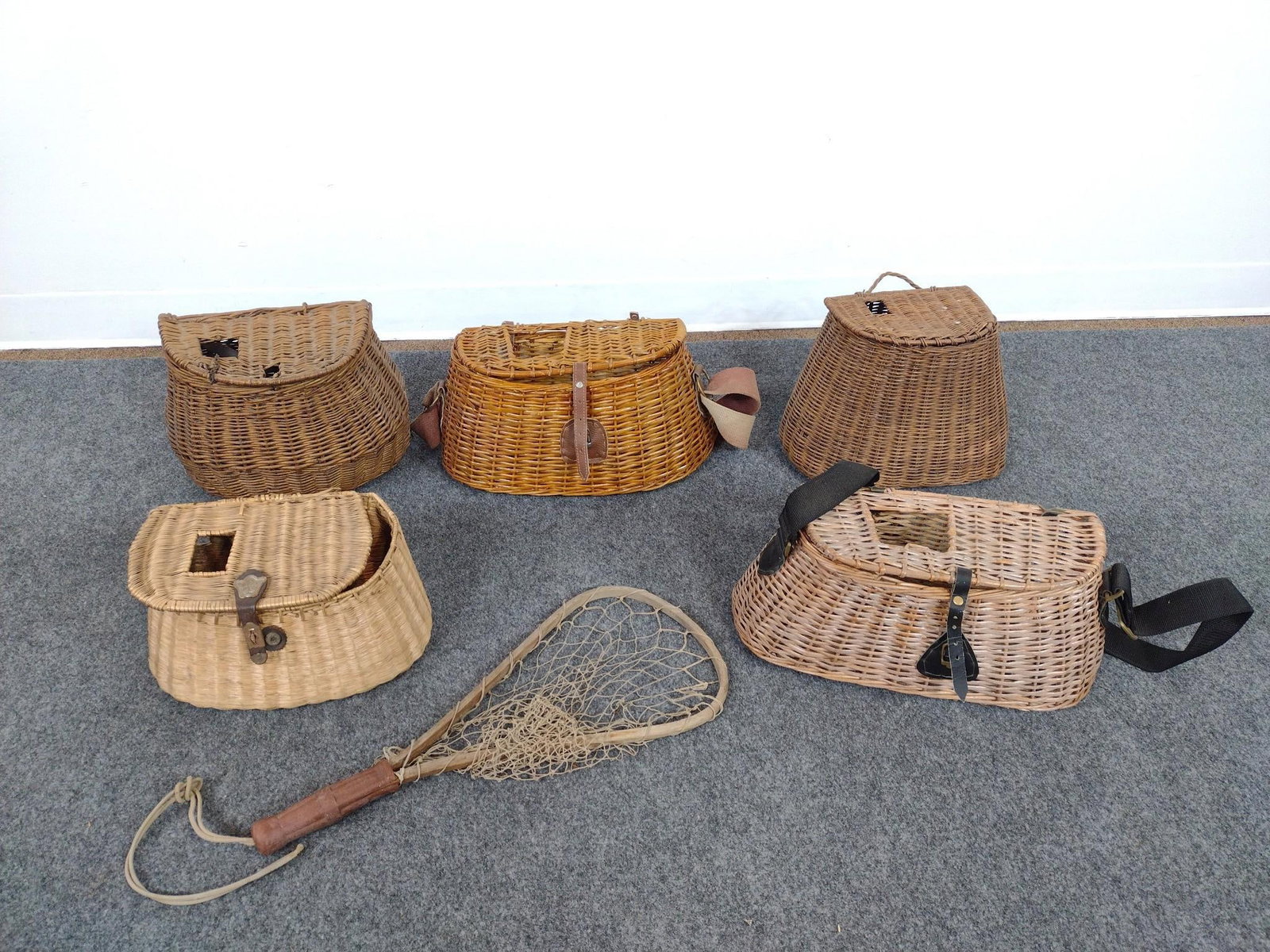 5 Fishing Creel Baskets & Fishing Net (1 of 4)