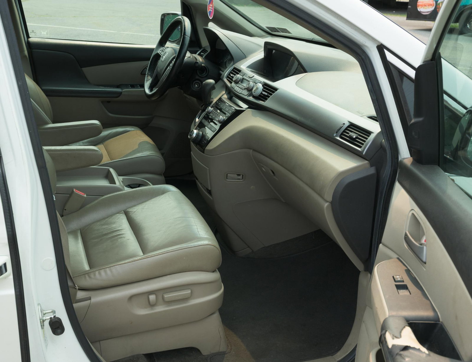 2012 Honda Odyssey Mini Van - 10
