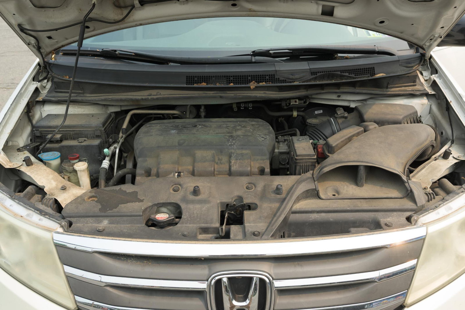2012 Honda Odyssey Mini Van - 17