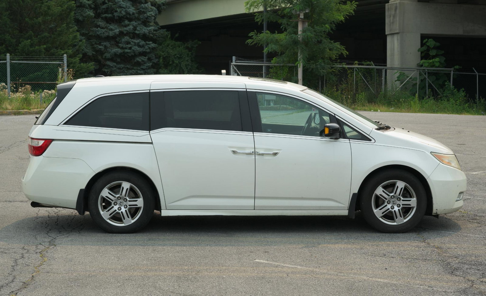 2012 Honda Odyssey Mini Van - 6