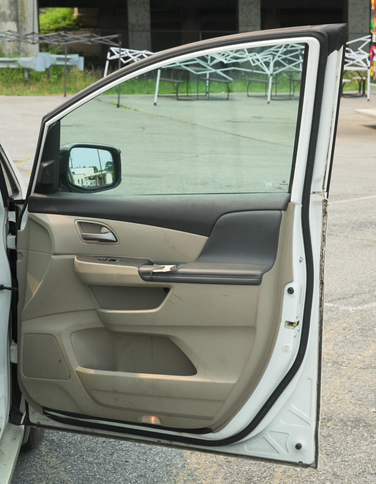 2012 Honda Odyssey Mini Van - 9