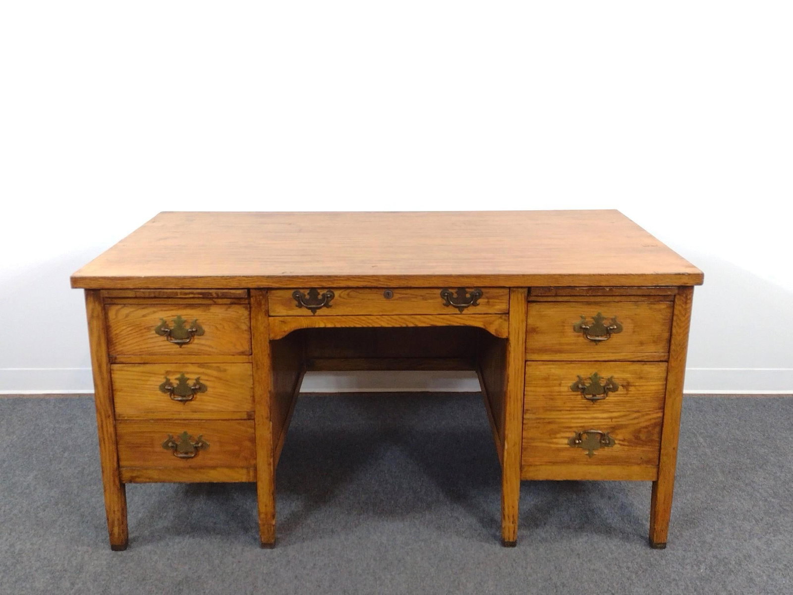 Vintage Oak Pedestal Desk (1 of 6)