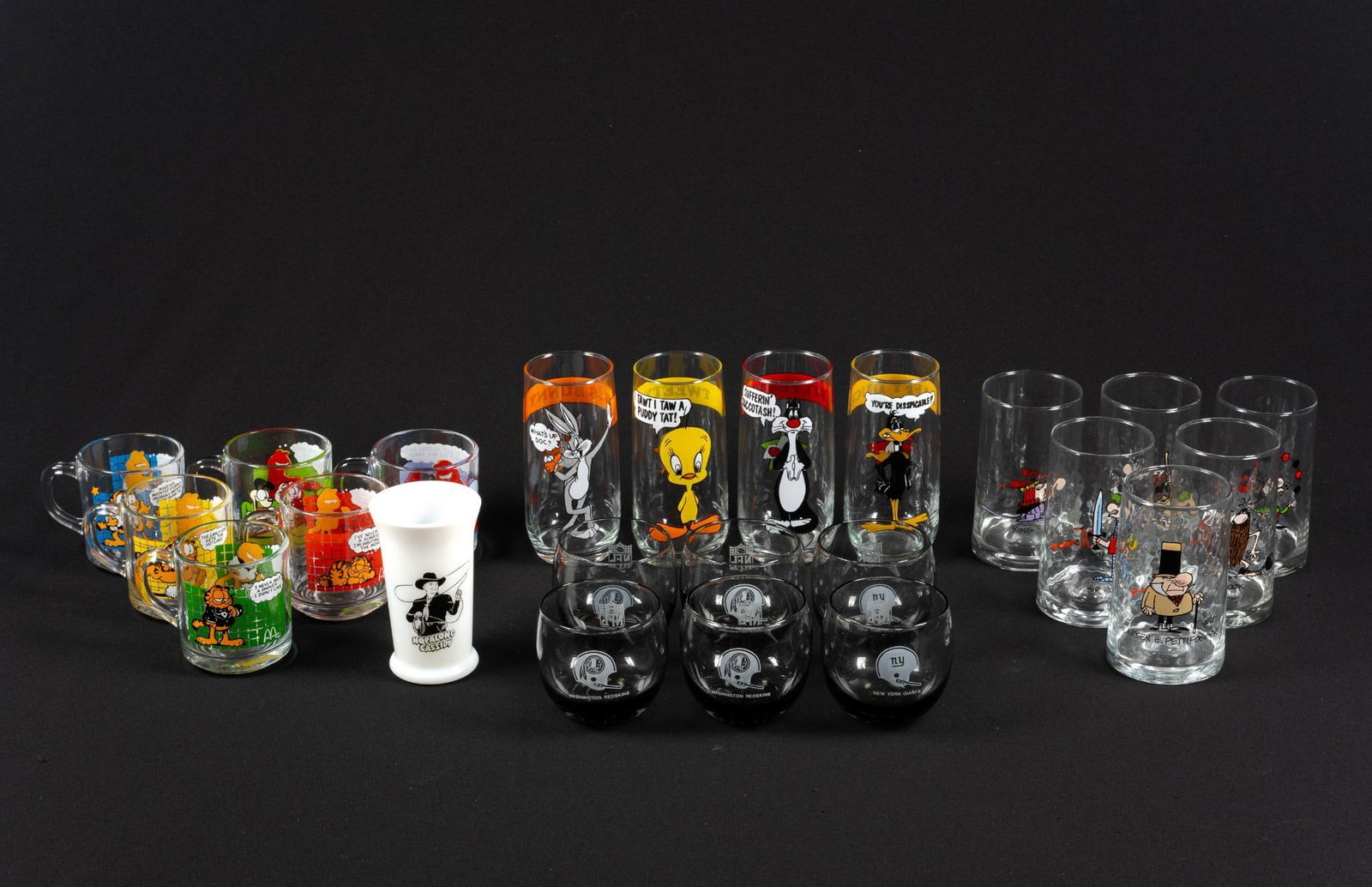 4 Sets Of Collectible Glasses Incl. Garfield & Loony Toons (1 of 10)