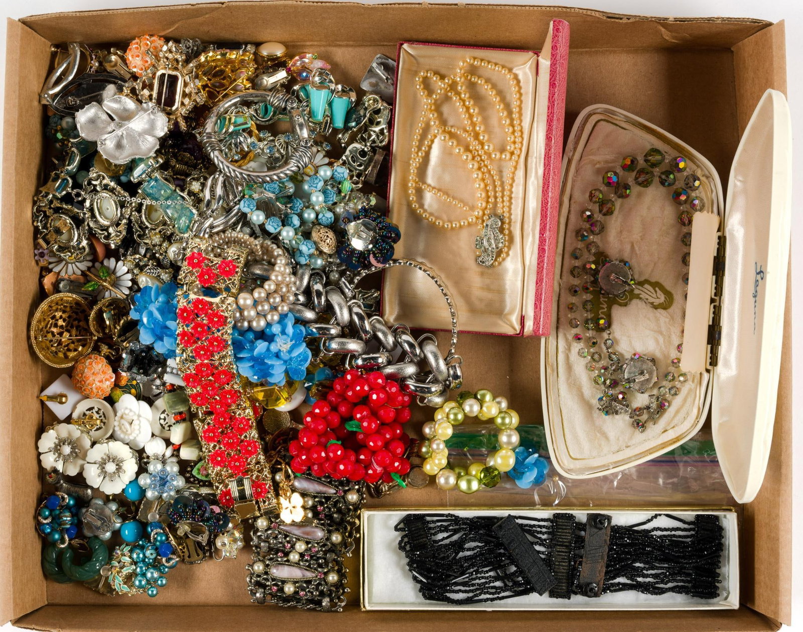 Costume Jewelry incl. Laguna (1 of 5)