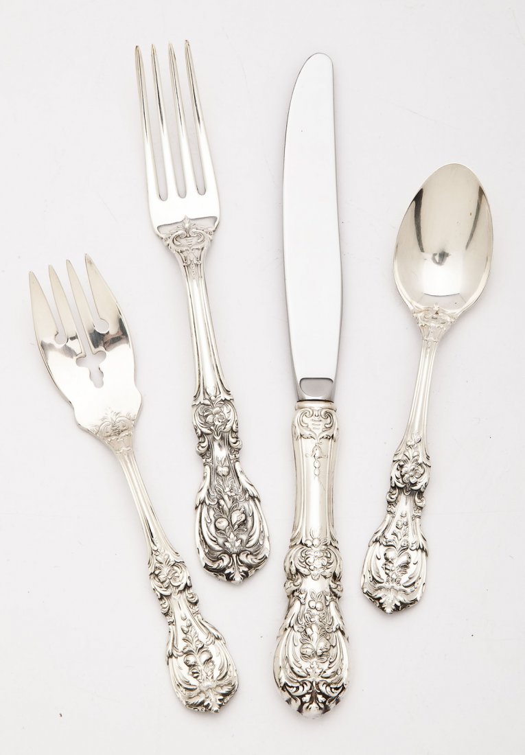 24 Pc Reed & Barton Francis I Sterling Set: DESCRIPTION: Twenty-four piece Reed & Barton sterling flatware set in the Francis I pattern. Includes: six each of 8-7/8" sterling handled dinner knives, 7-1/8" dinner forks, 6" salad forks, and 5-1/4
