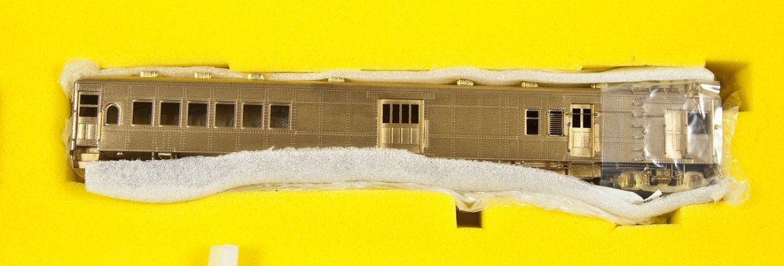 W&R Enterprises Samhongsa Union Pacific Brass Loco: DESCRIPTION: W&R Enterprises Union Pacific M-66, M-67 brass locomotive. Made by Samhongsa. HO scale. CONDITION: Appears lightly if at all used in original box with paperwork.