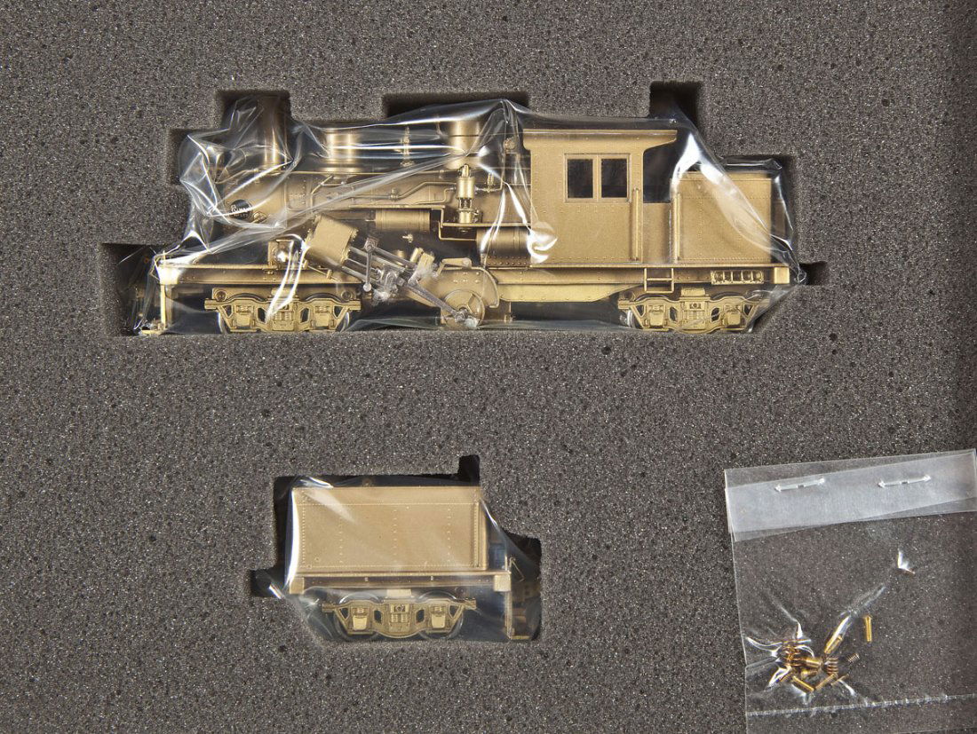 United Scale Abernethy Lougheed Loco & Tender: DESCRIPTION: United Scale Models Abernethy Lougheed Logging Co. Ltd. Climax brass locomotive and tender. HO scale. CONDITION: Appears unused in original box.