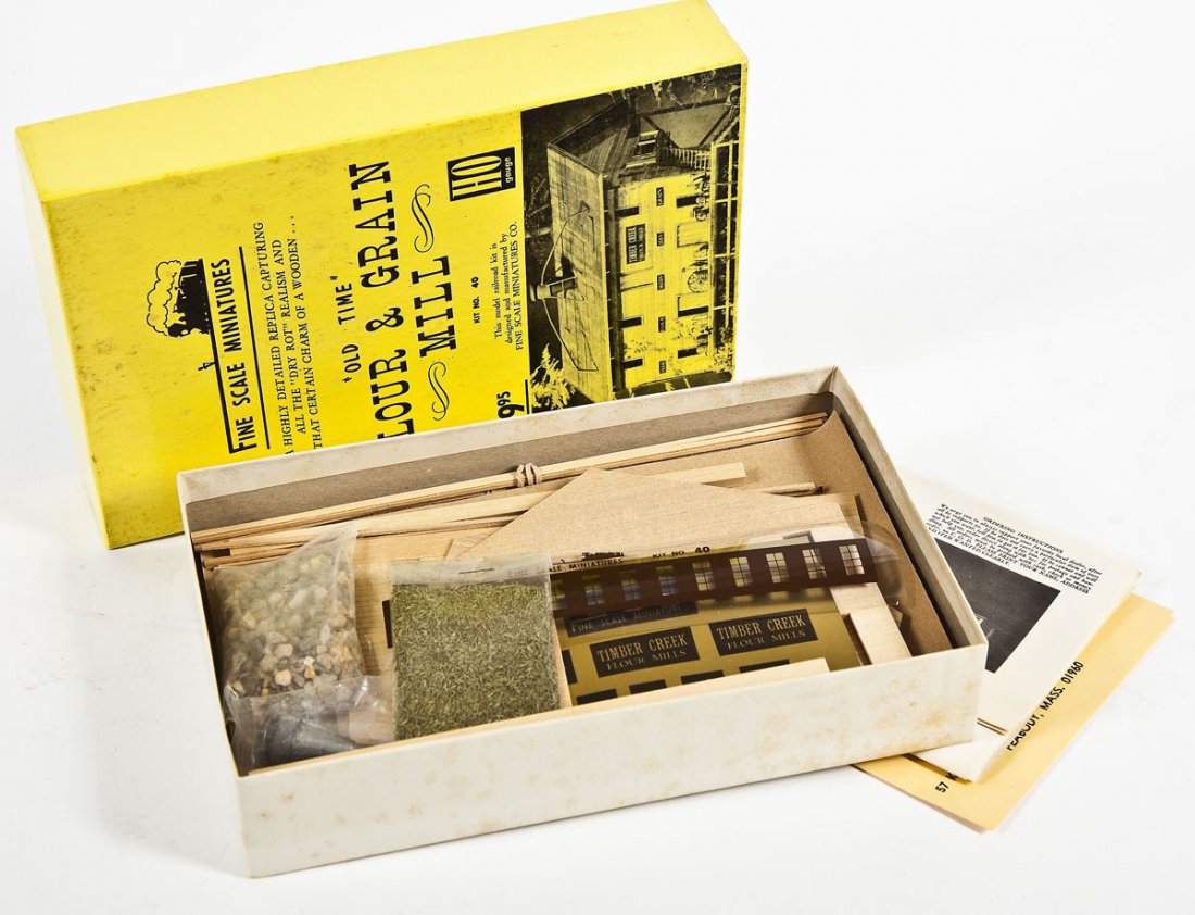 Fine Scale Miniatures Flour & Grain Mill Kit #40: DESCRIPTION: Fine Scale Miniatures Flour and Grain Mill kit #40. HO scale. CONDITION: Unused in original box.