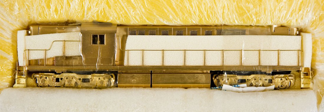 Samhongsa Alco RSD-17 Canadian Brass Locomotive: DESCRIPTION: Alco RSD-17 Canadian brass locomotive. Made by Samhongsa. HO scale. CONDITION: Appears unused in original box.