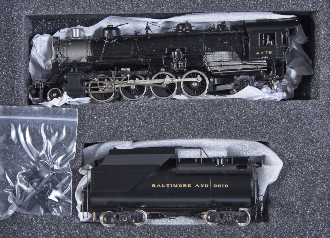 Precision Scale B&O Q4b #4476 Brass Loco & Tender: DESCRIPTION: Precision Scale Company B&O Q4b #4476 painted brass locomotive and tender. CONDITION: Appear unused in original box.