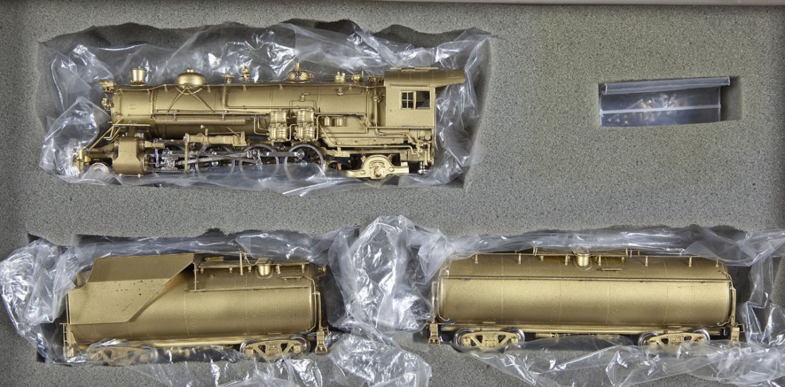 Westside/Samhongsa B&O Mikado Brass Loco & Tenders: DESCRIPTION: Westside Model Company B&O Q-4b Mikado brass locomotive and tenders. Made by Samhongsa. CONDITION: Appear lightly used in original box. Re-soldered couplers and broken whistle.