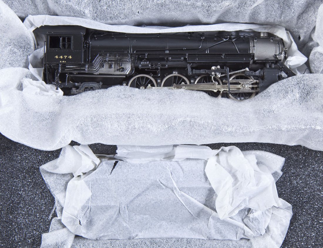 Precision Scale B&O Q4b #4474 Brass Loco & Tender: DESCRIPTION: Precision Scale Company B&O Q4b #4474 painted locomotive and tender. CONDITION: Appear unused in original box. Not tested.