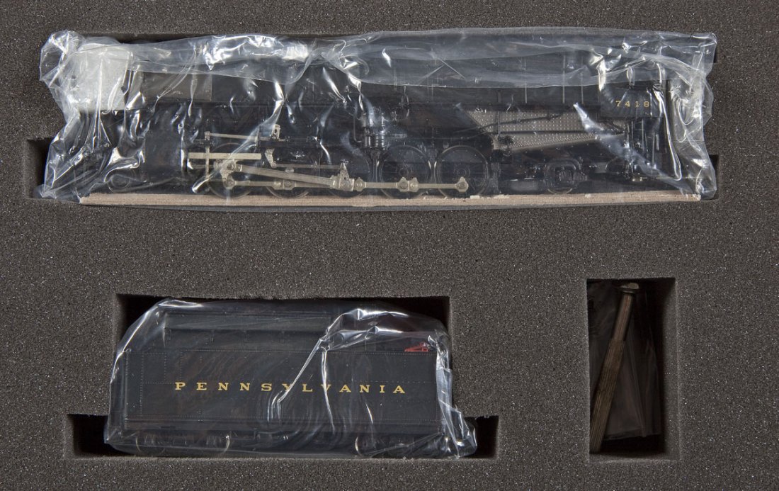 Challenger/Samhongsa PRR N1S Brass Loco & Tender: DESCRIPTION: Challenger Imports PRR N1S #7418 painted brass locomotive and tender made by Samhongsa. CONDITION: Appears unused in original box.