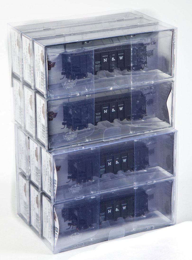 2 Broadway Limited N&W 6-Pack Hopper Cars: DESCRIPTION: Two Broadway Limited N&W 6-pack hopper cars. CONDITION: Appear unused in original boxes.