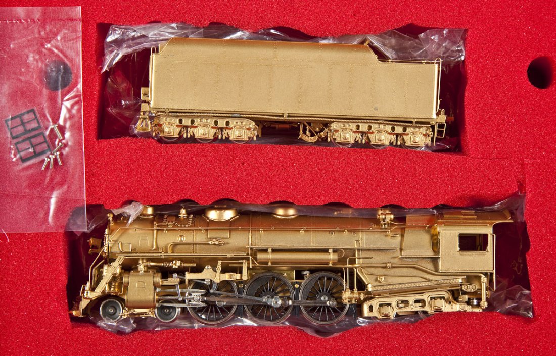 West Side/Micro Cast NYC J-1E Brass Loco & Tender: DESCRIPTION: West Side Model Company NYC J-1E Hudson brass locomotive and tender made by Micro Cast Mizuno. CONDITION: Lightly run in original box. Serviced with minor solders.