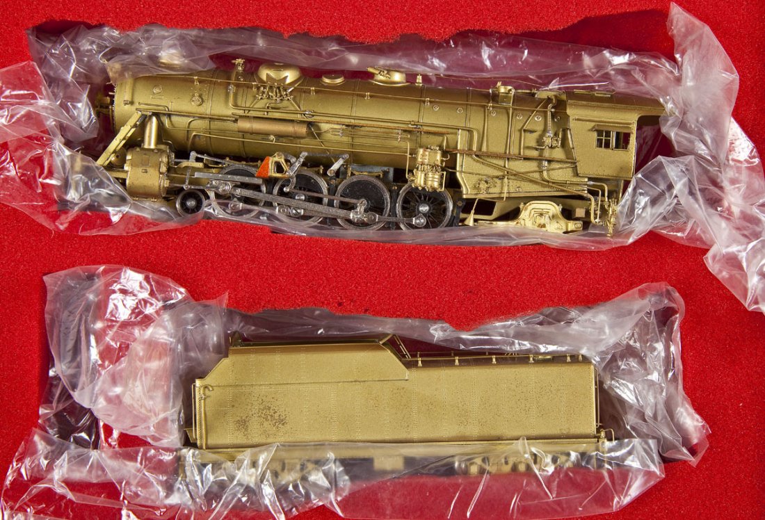 Sunset/Samhongsa W&LE J-1 Brass Loco & Tender: DESCRIPTION: Sunset Models Wheeling & Lake Erie J-1 brass locomotive and tender made by Samhongsa. CONDITION: Lightly used and serviced in original box. Tender with minor speckling.