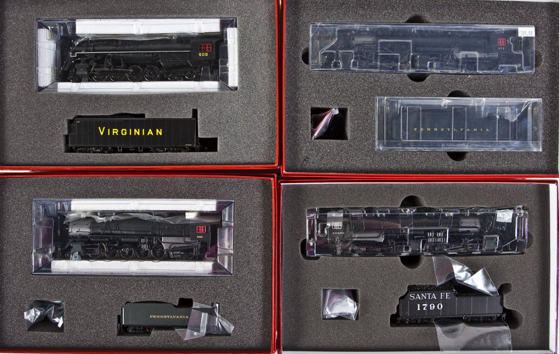 4 Proto 2000 Steam Collection Locomotives: DESCRIPTION: Four Proto 2000 Steam Collection locomotive and tenders. Including: VGN #505, PRR #373, AT&SF #1790, and PRR #8360. CONDITION: Appear unused in original boxes.