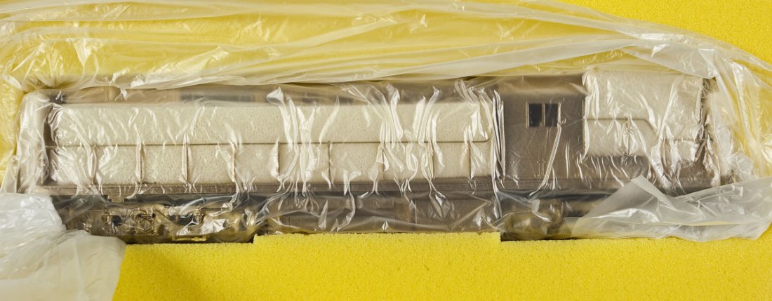 Samhongsa/Alco Models DL-600B Brass Locomotive: DESCRIPTION: Alco Models DL-600B High Hood brass locomotive. Made by Samhongsa. CONDITION: Appears unused in original box.