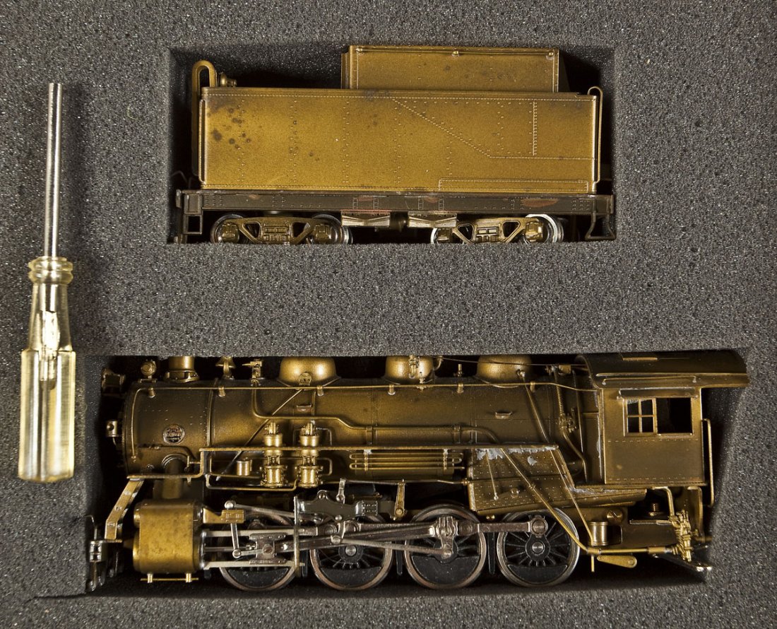 Atlas/United Scale Models B&O Brass Loco & Tender: DESCRIPTION: United Scale Models B&O Power brass locomotive and tender. Made by Atlas. CONDITION: Appears lightly used in original box. Overall toning.