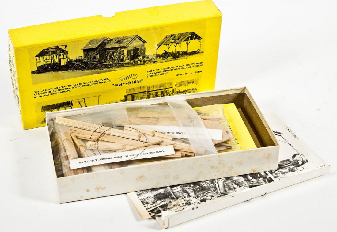 Fine Scale Miniatures Sand House Kit #180: DESCRIPTION: Fine Scale Miniatures Sand House kit #180. HO scale. CONDITION: Unused in original box.