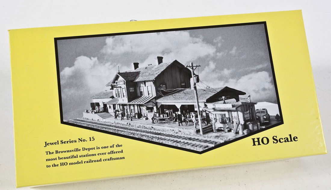 Fine Scale Miniatures Brownsville Depot Kit #15: DESCRIPTION: Fine Scale Miniatures Brownsville Depot Jewel Series kit #15. CONDITION: Appears unused in original box.