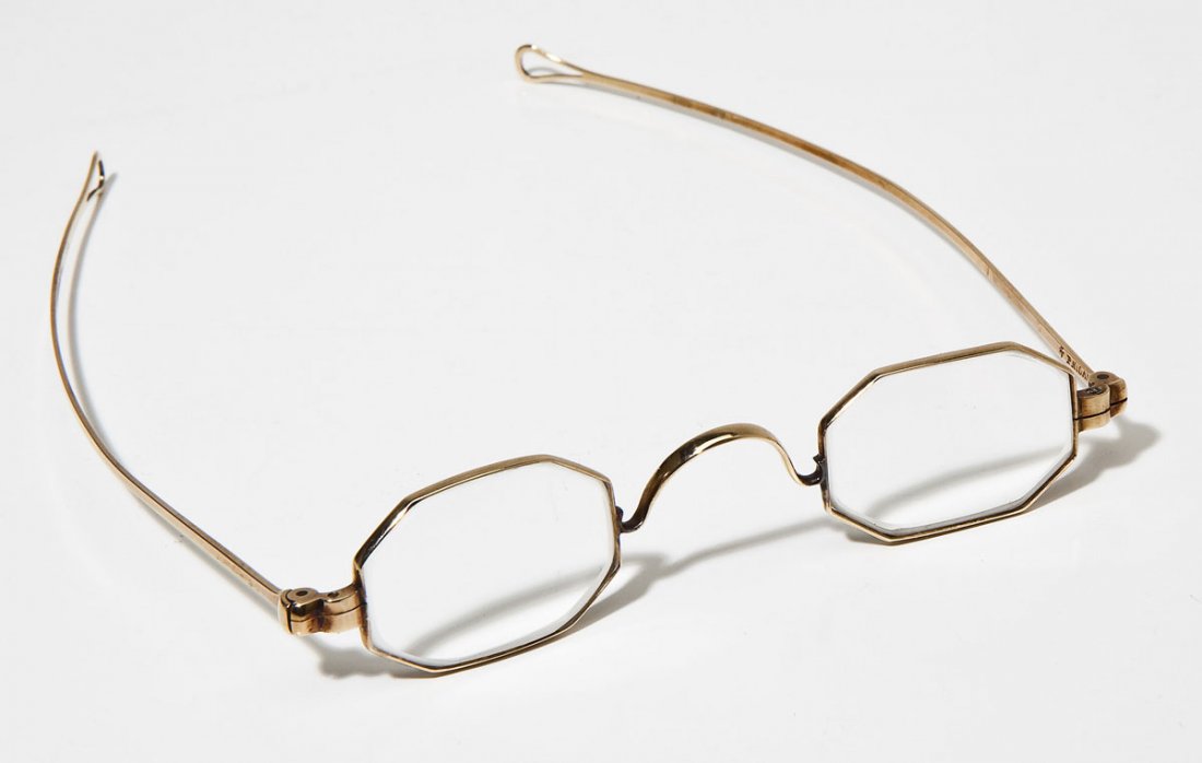 14K Gold Eyeglasses: DESCRIPTION: Tested 14K gold with octagonal frames. MEASUREMENTS: 6.4 dwt (10 gr) with lenses. CONDITION: Minor wear.