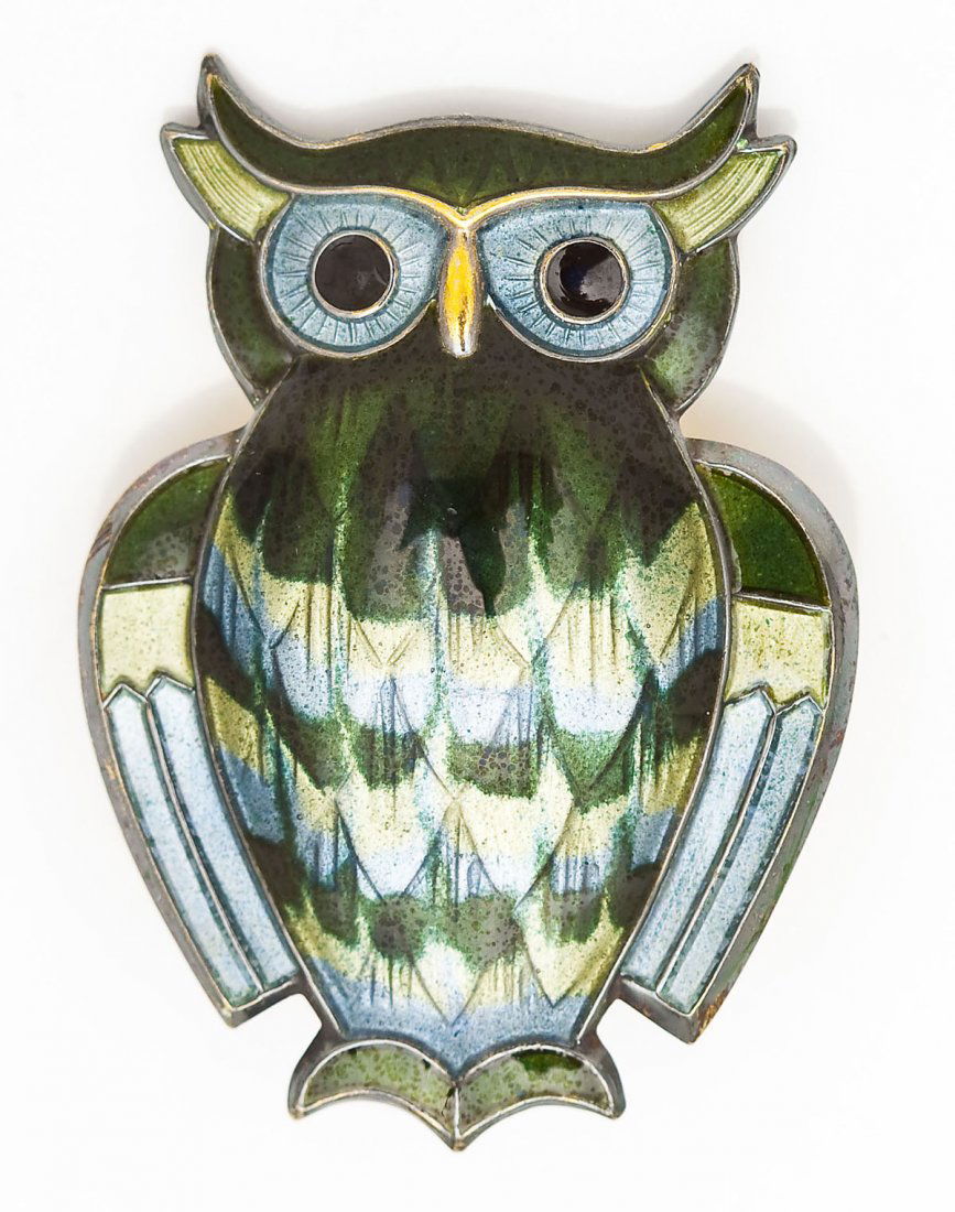 David Andersen Signed Enamel Owl Brooch: DESCRIPTION: Vintage owl brooch marked "David-Andersen Norway Sterling 925S" in green and blue multicolored enamel and goldwashed sterling. MEASUREMENTS: 1-1/8" x 1-1/2". CONDITION: No defects noted.