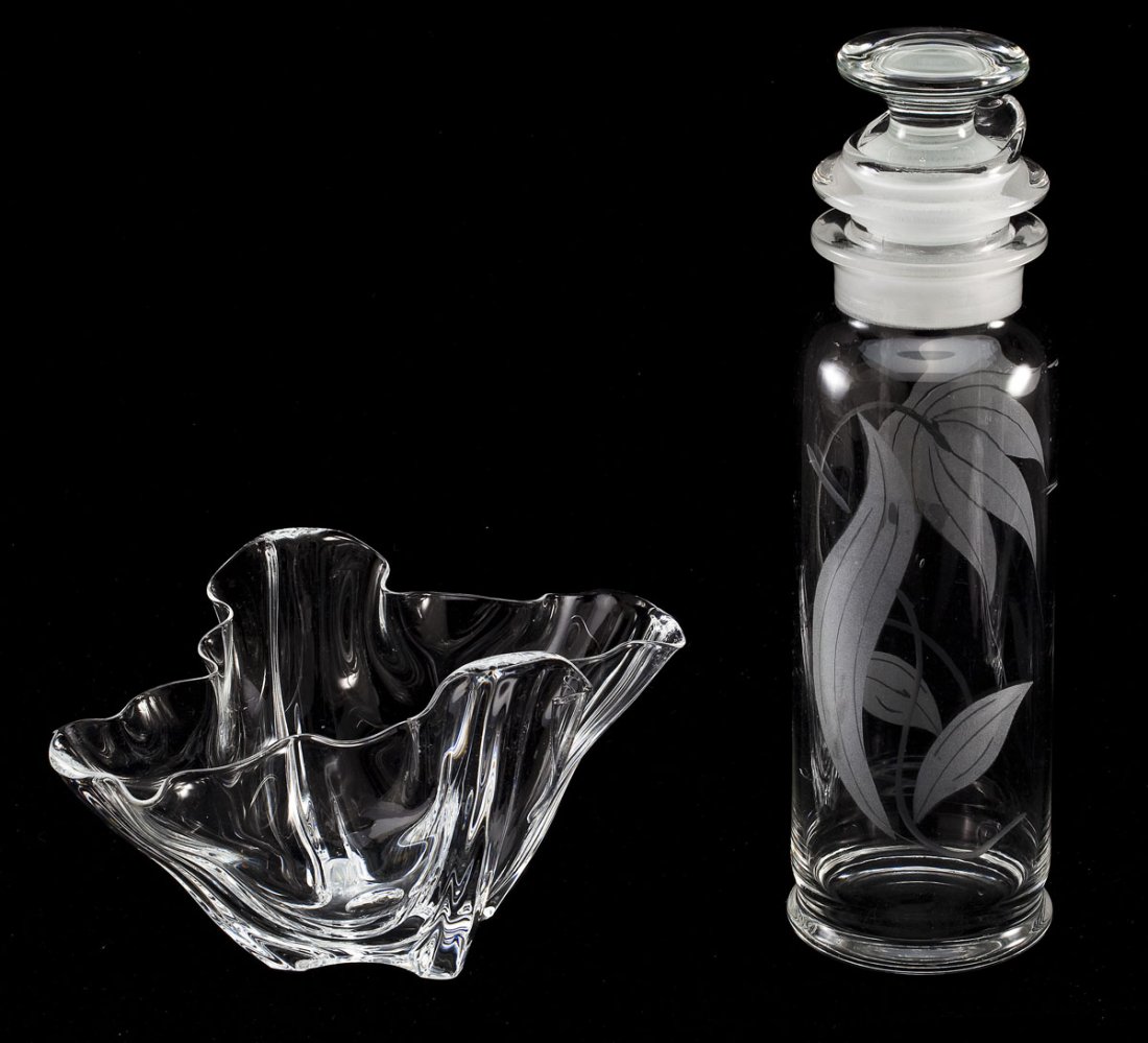 Steuben Grotesque Vase & Heisey Cocktail Shaker: DESCRIPTION: Two pieces of glass. Includes: 1) Steuben Grotesque vase. Signed under base. 9" x 6" x 5" high. Minor scratches under base. 2) Heisey three part cocktail shaker with etched flower and lea