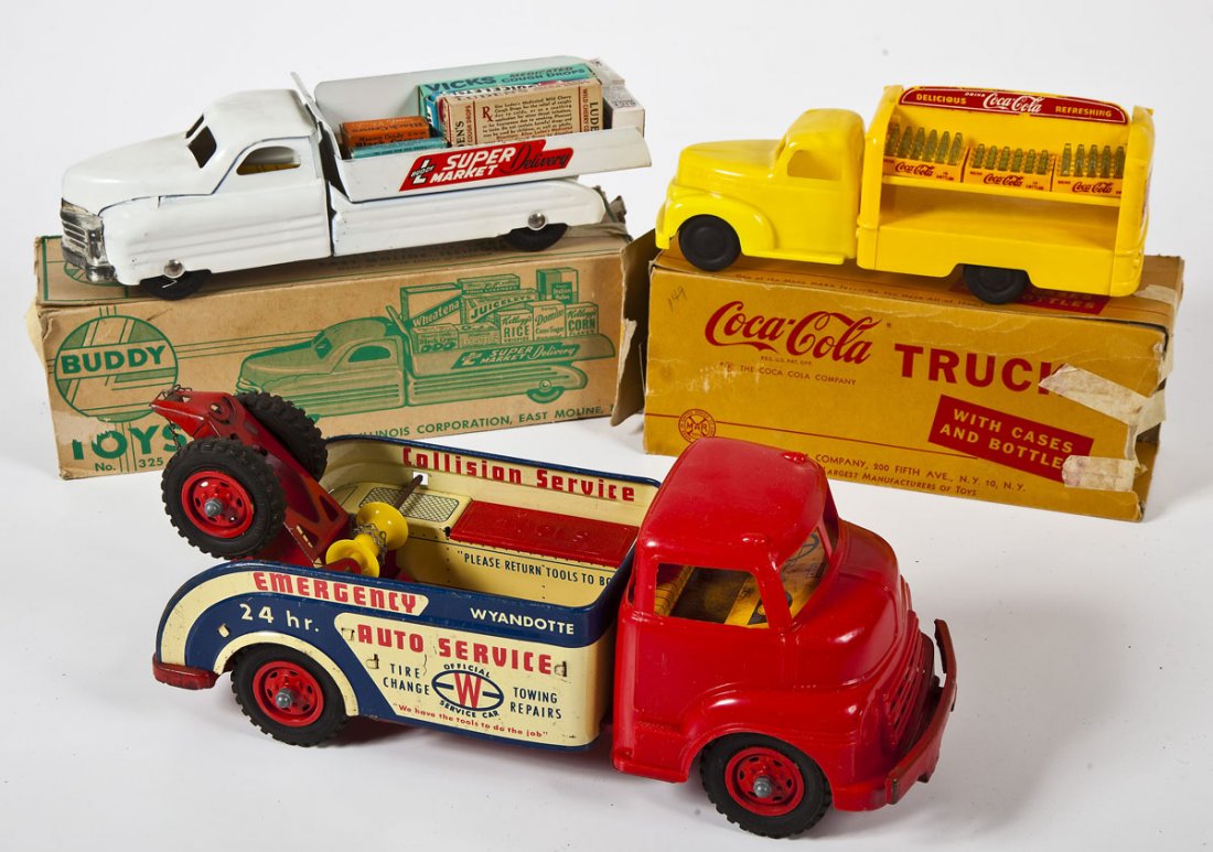 3 Vintage Service Trucks incl Wyandotte, Coca-Cola (1 of 2)