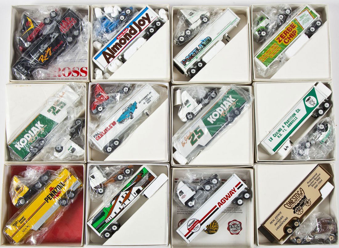 12 Winross Trucks in OB (1 of 4)