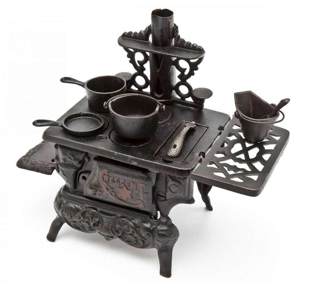 4-1/2" Crescent Miniature Stove (1 of 3)