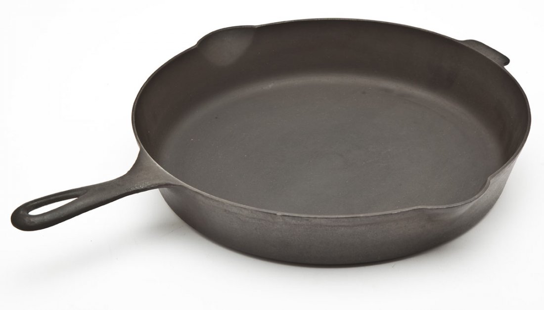 Griswold No. 12 Skillet, Italics (1 of 2)