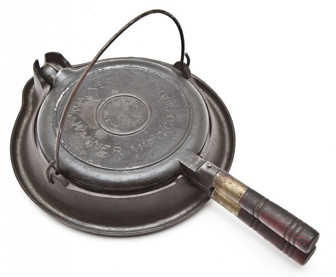 Wagner No. 8 Waffle Iron (1 of 3)