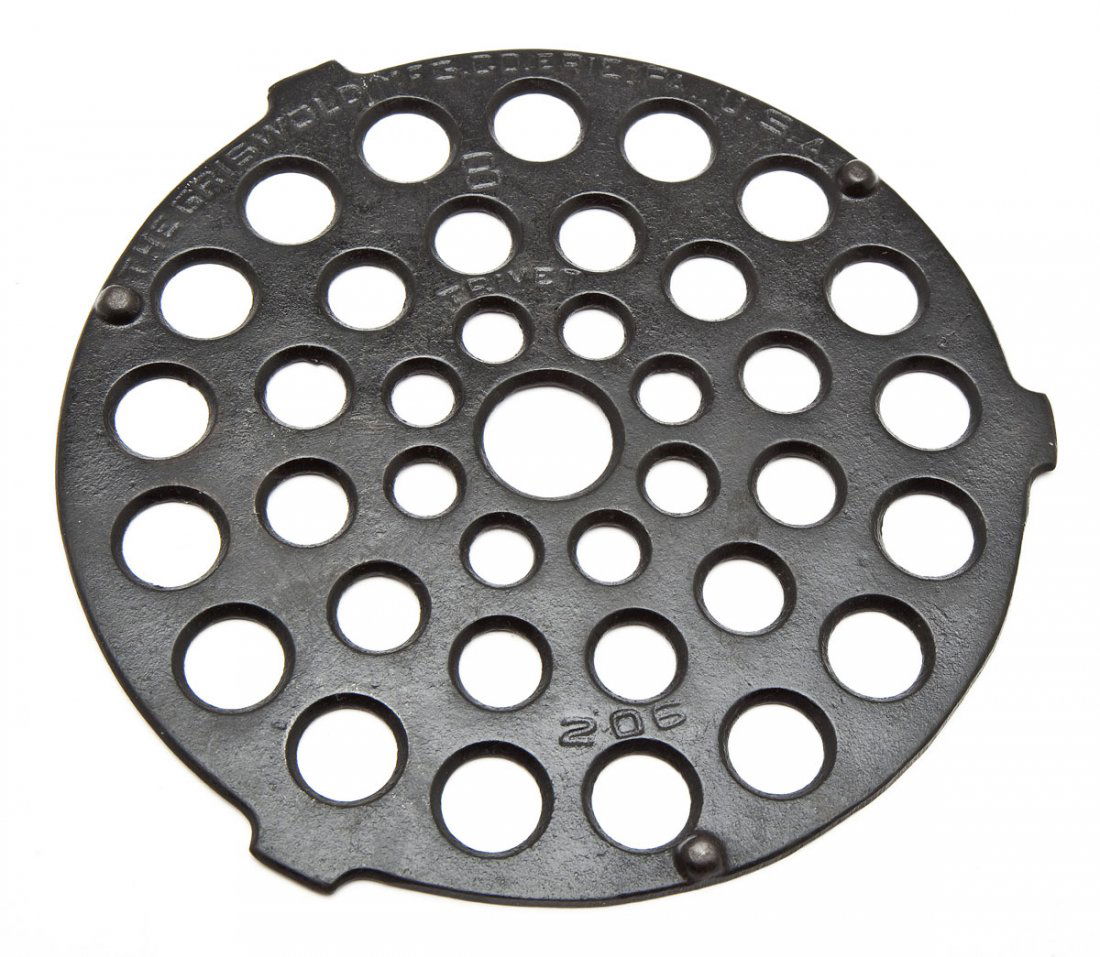 Griswold No. 8 Trivet, Dutch Oven (1 of 2)