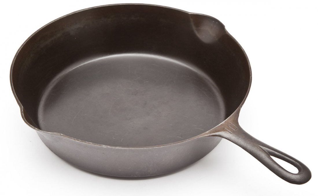 Griswold No. 10 Deep Skillet, Block Logo: DESCRIPTION: Griswold No. 10 Deep Skillet, Block Logo, S/R, EPU. Catalog/Part No: 734. MEASUREMENTS: 17" long. CONDITION: No defects noted.