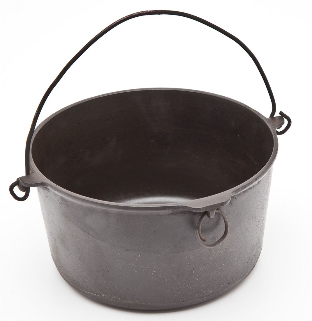 Griswold No. 4 Maslin Kettle, Italic Logo: DESCRIPTION: Griswold No. 4 Maslin Kettle, Italic Logo, ERIE. Catalog/Part No: 937. MEASUREMENTS: 10-1/4" diameter. CONDITION: No defects noted.