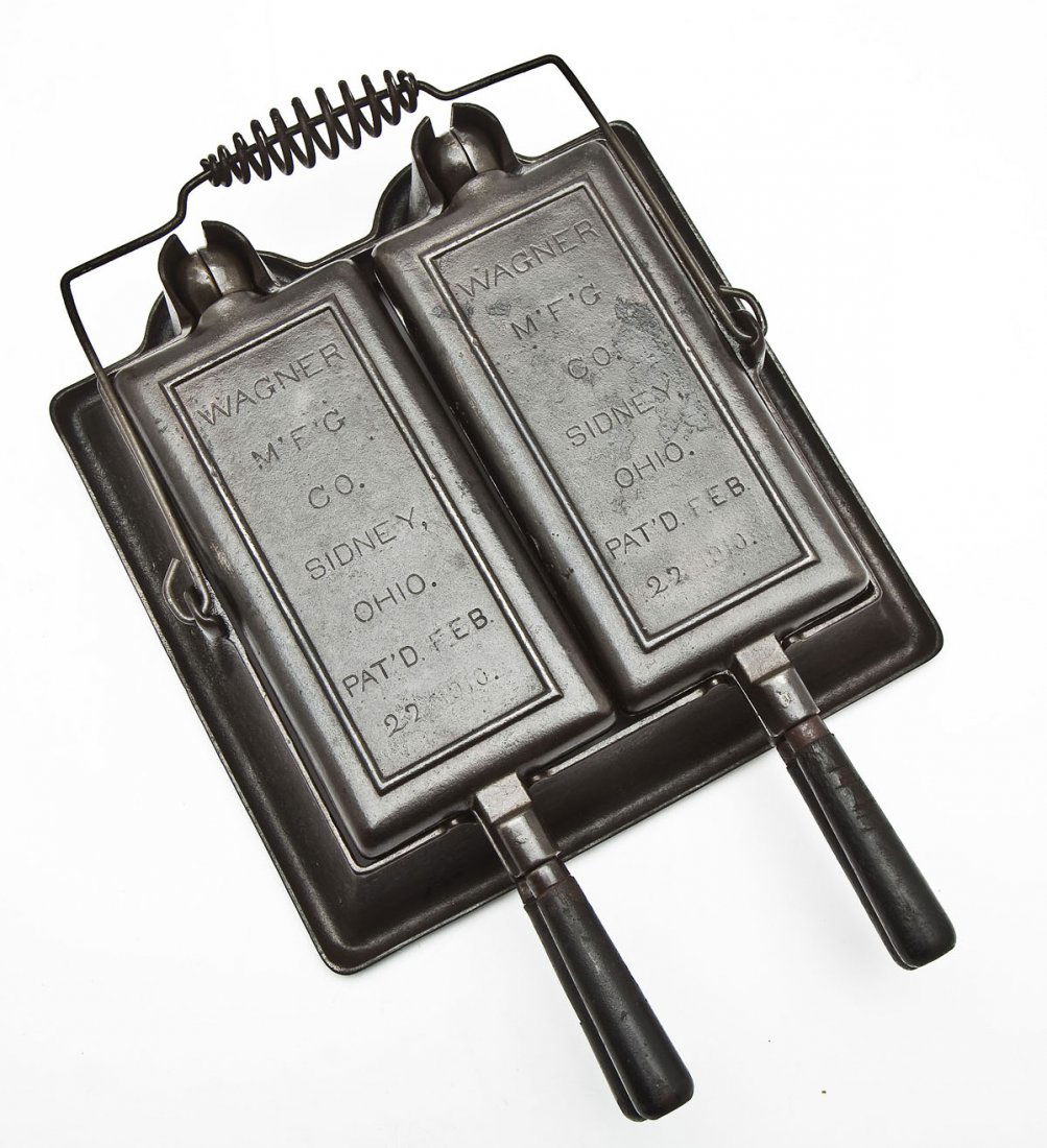Wagner Twin No. 7 Waffle Iron (1 of 2)