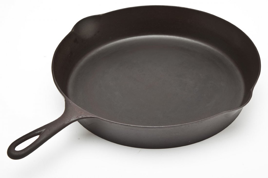 Erie No. 12 Skillet (1 of 2)