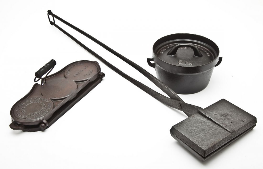 3 Pcs Cast Iron incl Stuart Peterson Bean Pot (1 of 3)