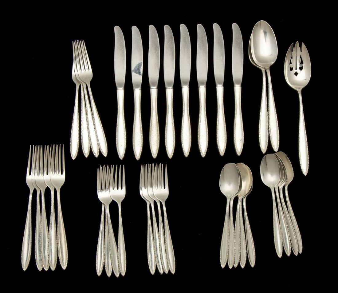 37 Pcs Wallace Sterling Michele Flatware (1 of 3)